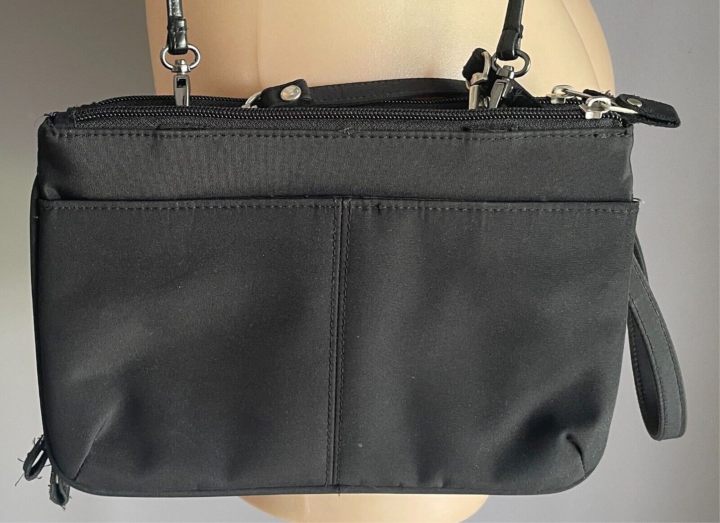 CITY GIRL Black Cross Body/Shoulder Bag Travel Bag Multiple Pockets Nylon
