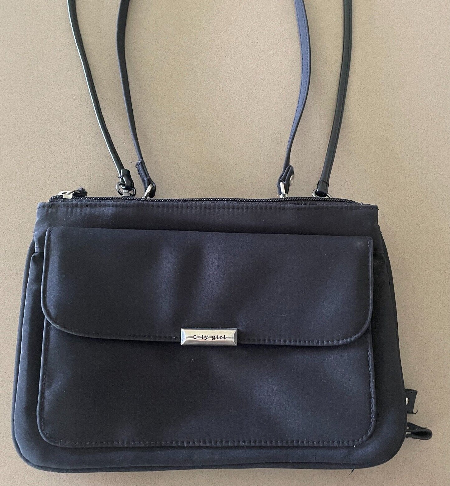 CITY GIRL Black Cross Body/Shoulder Bag Travel Bag Multiple Pockets Nylon
