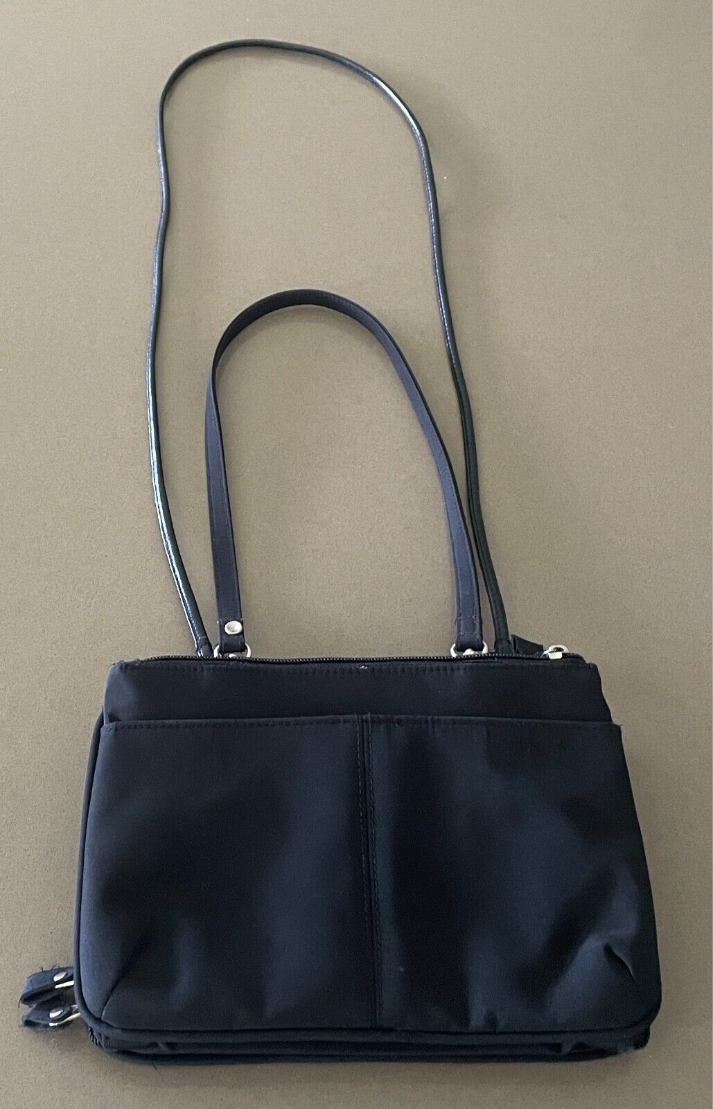 CITY GIRL Black Cross Body/Shoulder Bag Travel Bag Multiple Pockets Nylon