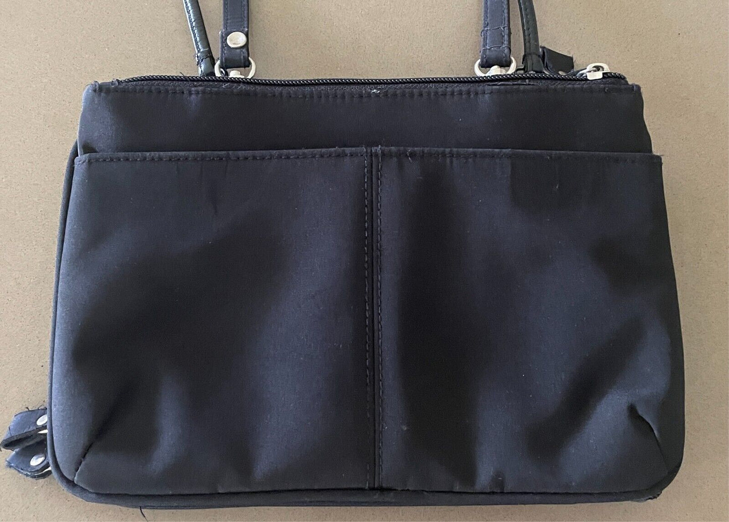 CITY GIRL Black Cross Body/Shoulder Bag Travel Bag Multiple Pockets Nylon