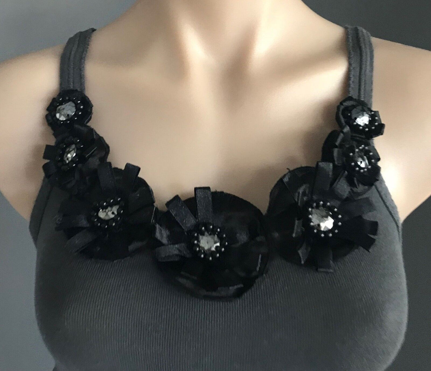 ERIN LOUISE Tank Top Dark Grey Embellished Ribbon Flowers Beads Singlet Size 10
