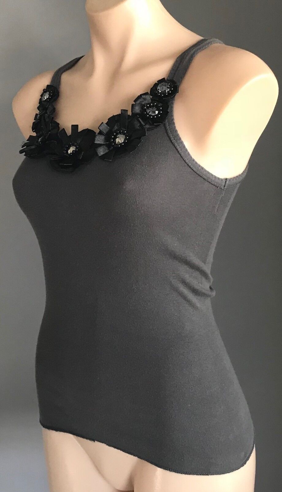 ERIN LOUISE Tank Top Dark Grey Embellished Ribbon Flowers Beads Singlet Size 10