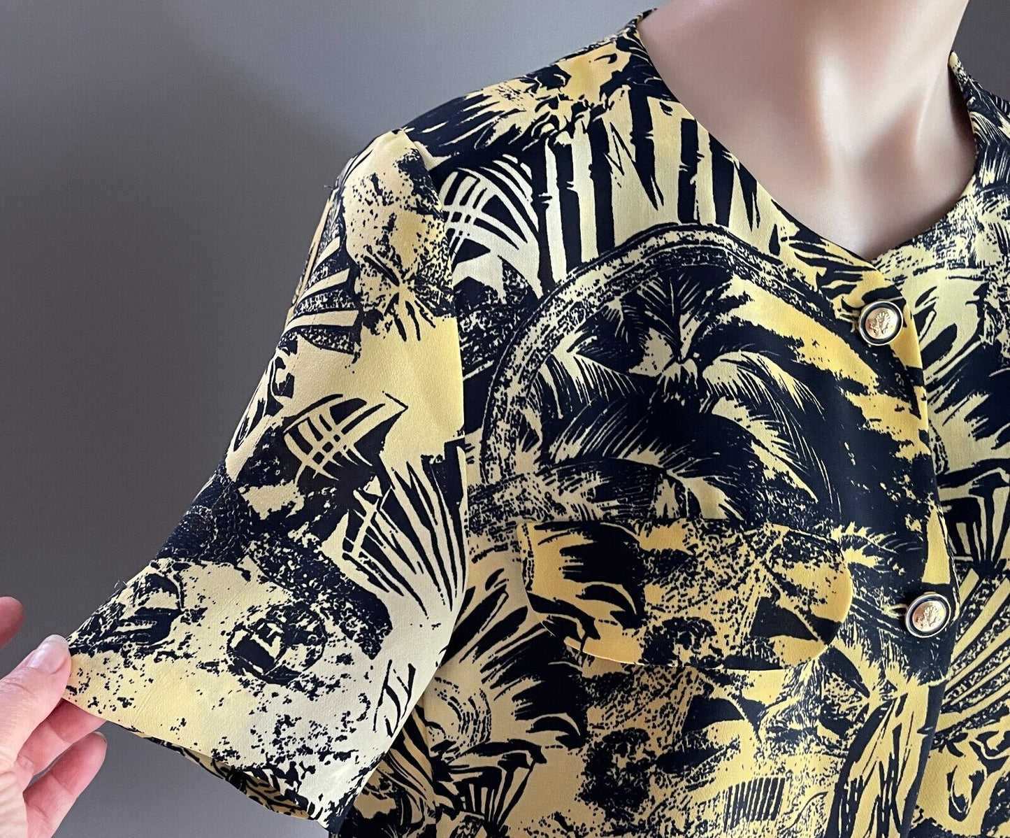 ARA Yellow Black Palm Botanic Print Short Sleeve Button Front Blouse Size 16