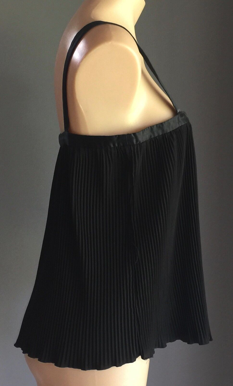 MORRISSEY Strappy Top Black Accordion Pleat Sleeveless Size 2 AU 10 Stunning