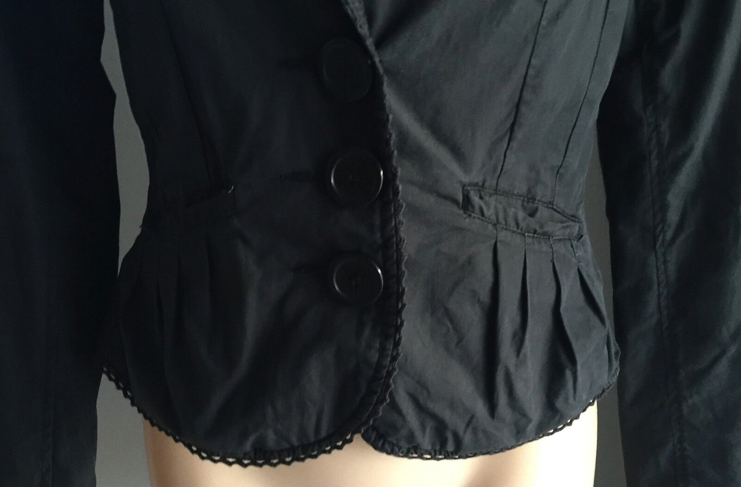 HOOCH Black Fitted Crop Buttoned Jacket Size 10 Work or Dinner Date New