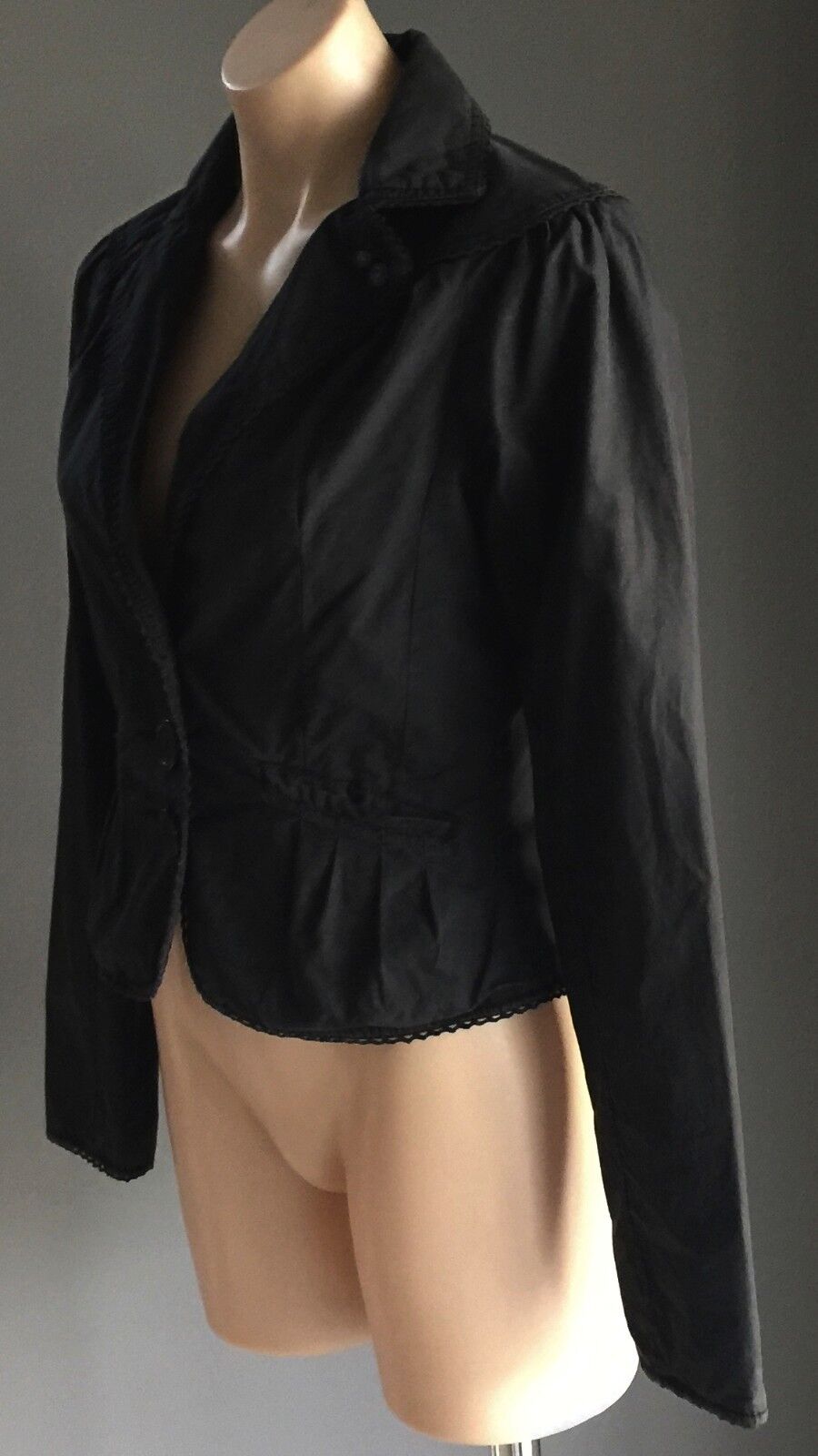 HOOCH Black Fitted Crop Buttoned Jacket Size 10 Work or Dinner Date New