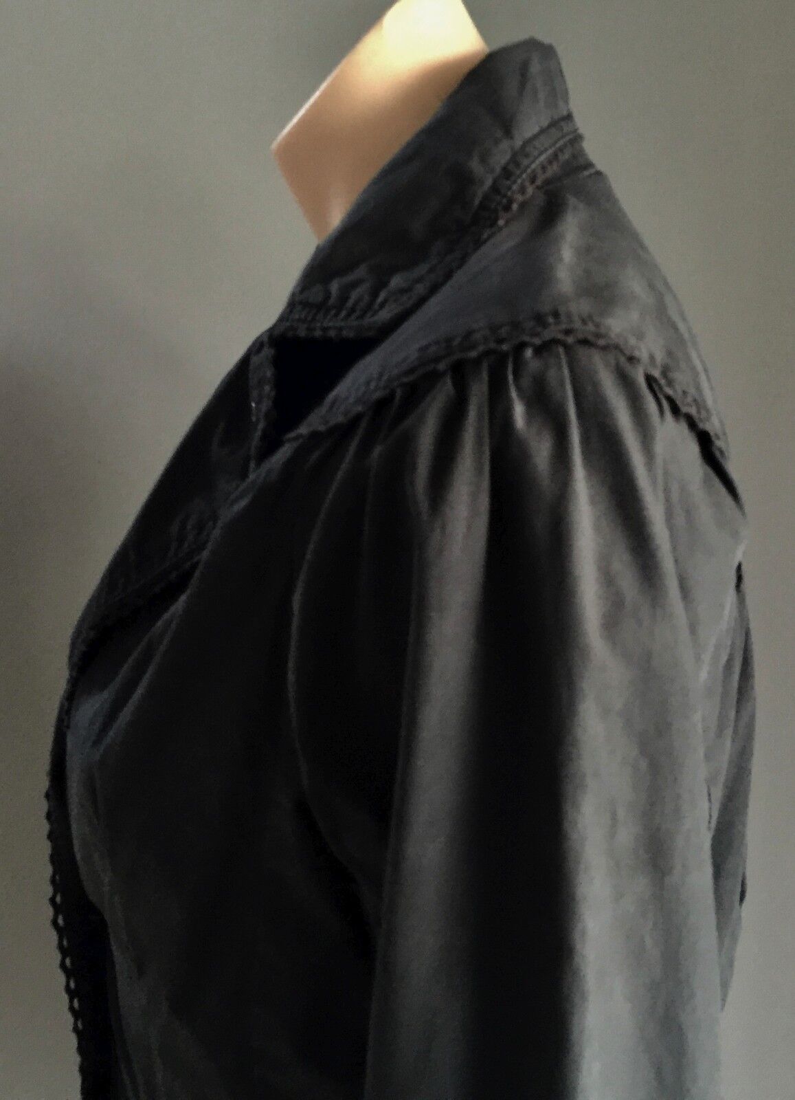 HOOCH Black Fitted Crop Buttoned Jacket Size 10 Work or Dinner Date New