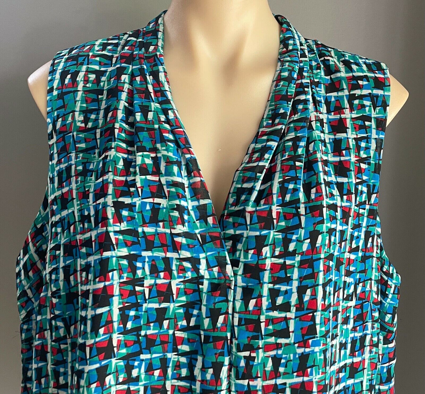 LIZ JORDAN Top "Hannah" Blue Green Red White Geo Sleeveless Blouse Size 16 NEW