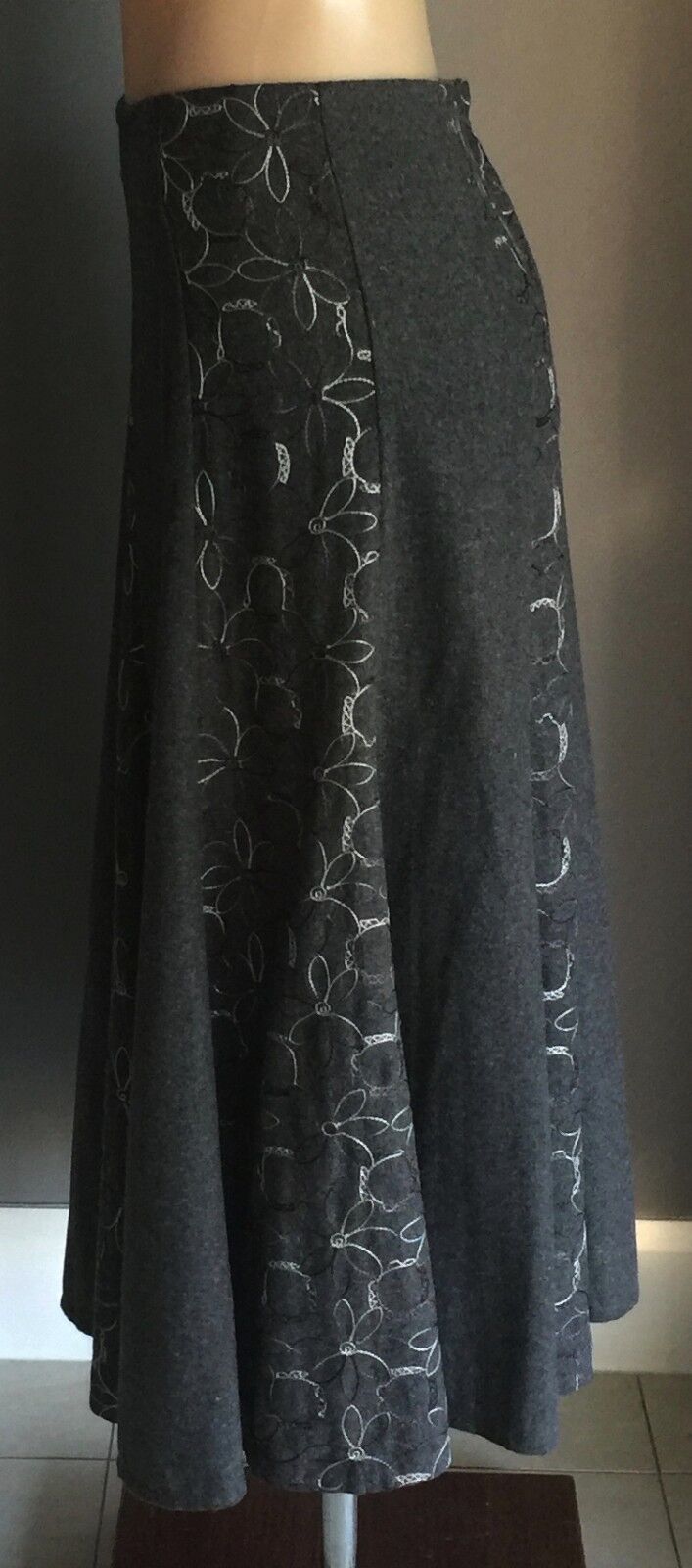 CALLAN DESIGNS Long Skirt Grey Floral Embroidered Panel Maxi Plus Sz 18 Vintage
