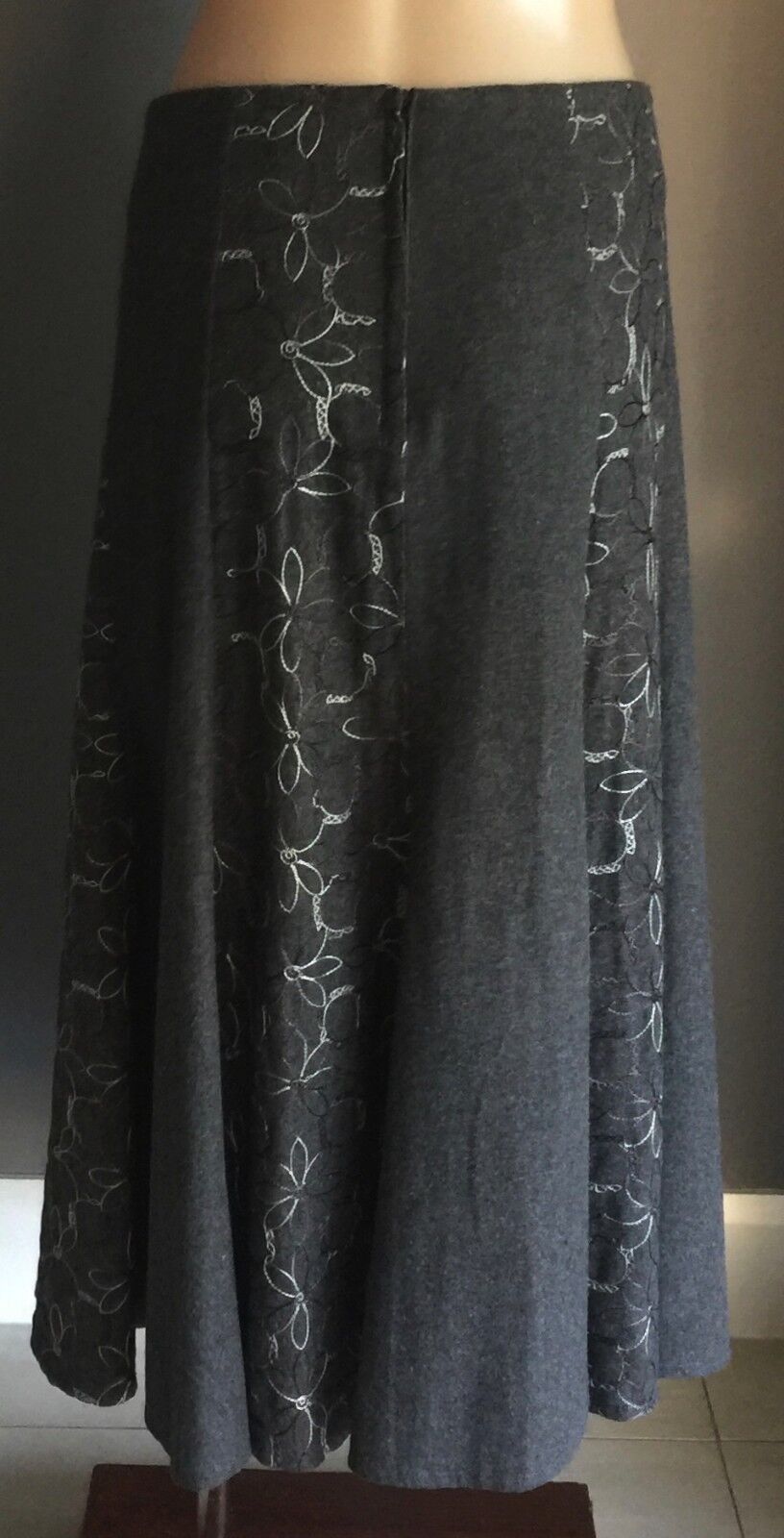 CALLAN DESIGNS Long Skirt Grey Floral Embroidered Panel Maxi Plus Sz 18 Vintage