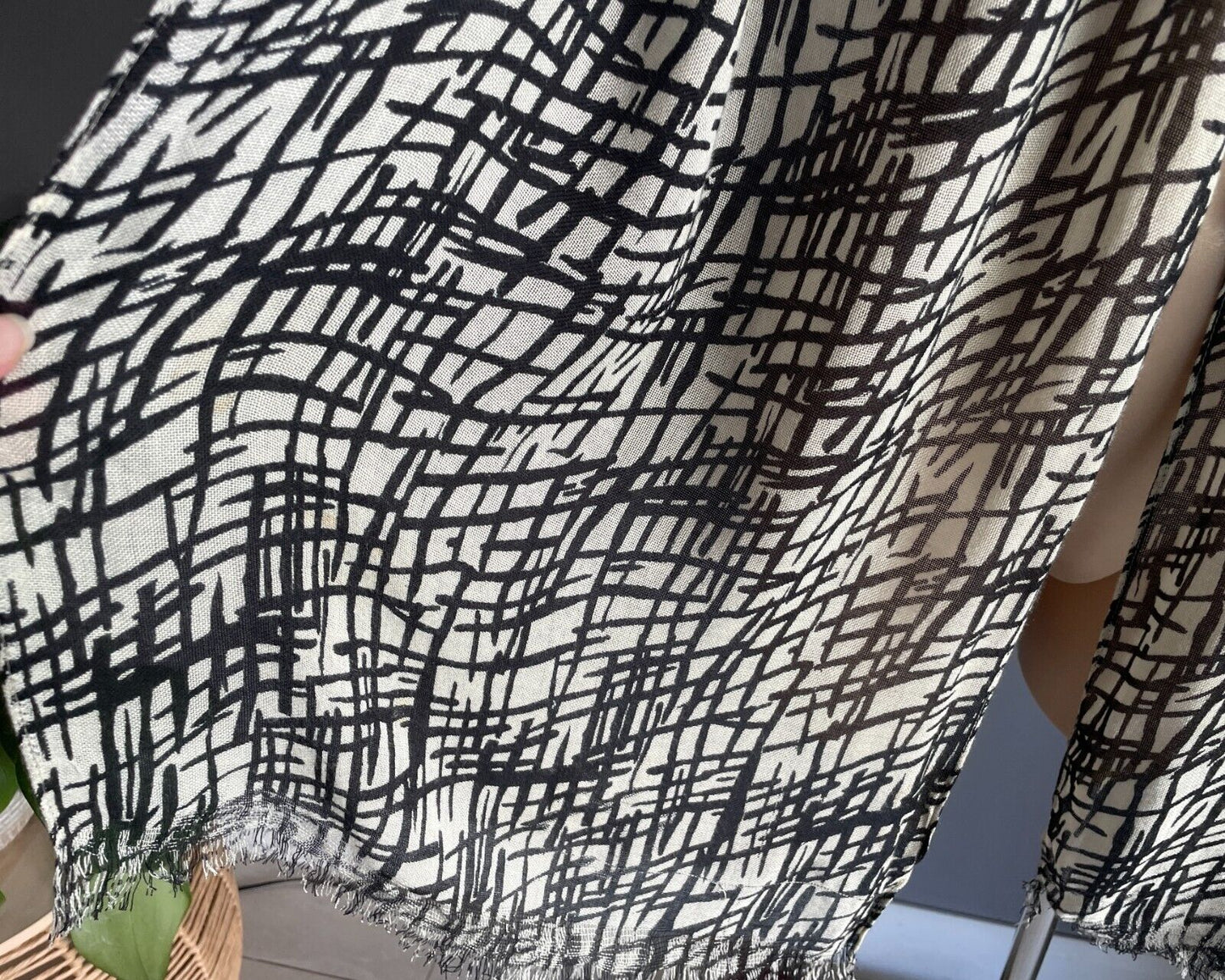 SUSSAN Black & Taupe Abstract Print Rectangle Scarf Light Neck Wrap NEW