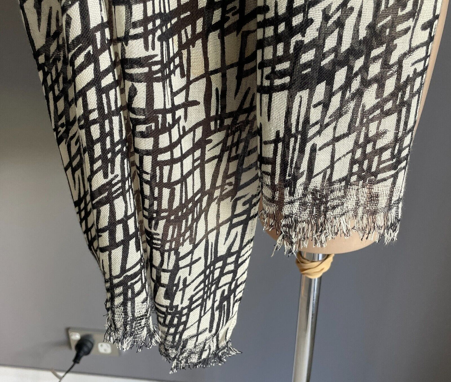 SUSSAN Black & Taupe Abstract Print Rectangle Scarf Light Neck Wrap NEW