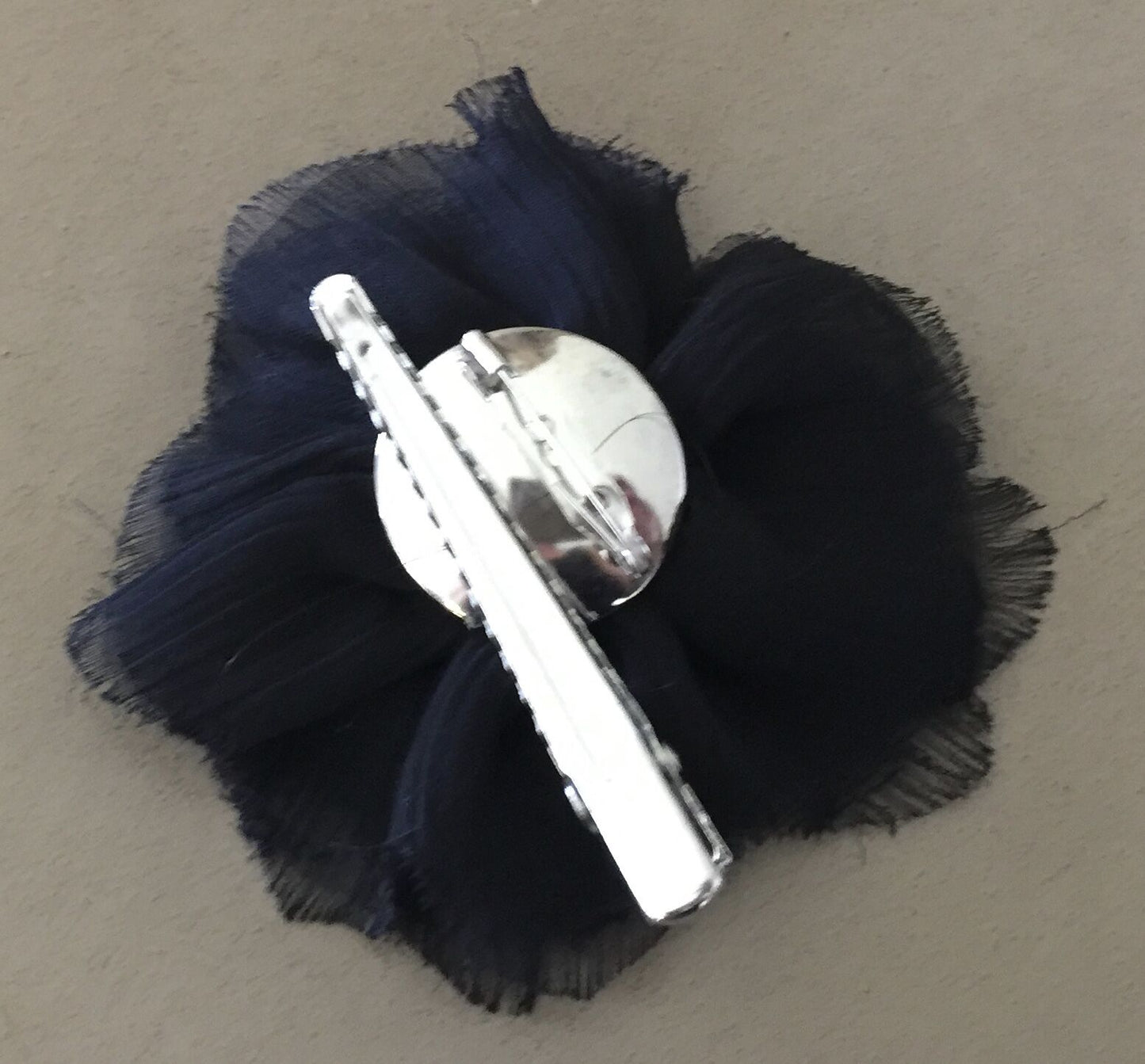 FASCINATOR HAIR CLIP Small Black Flower Diamante & Beads Rockabilly PinUp NEW