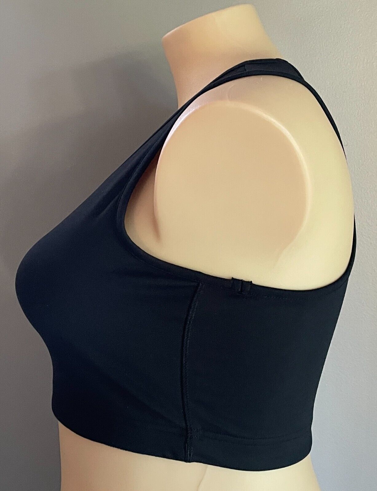 ACTIVE & CO Sports Bra Crop Top Black  Racer Back Medium Support Gym Size 18