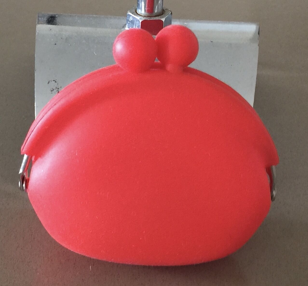 Retro Super Cute Red Silicone Small Round Coin Purse w Clasp Money NEW