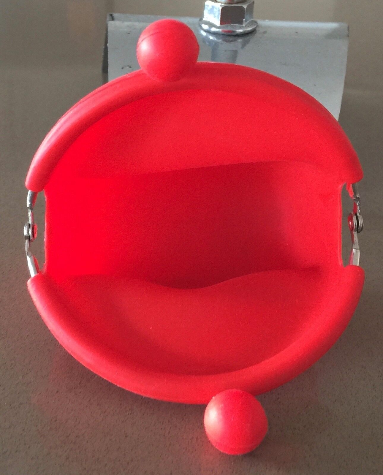 Retro Super Cute Red Silicone Small Round Coin Purse w Clasp Money NEW