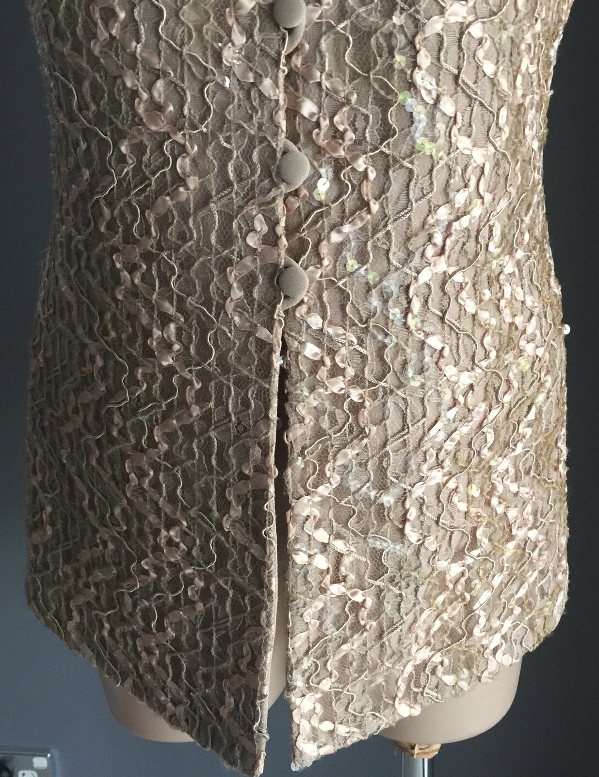TEENA VARIGOS Jacket Beige Gold Cap Sleeve Sequin & Ribbon Size 10 Vintage Gem