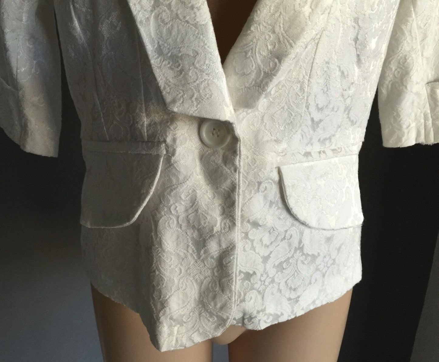 GRACE FASHION Jacket Cream Jacquard Brocade 3/4 Sleeve Fitted Size 12 Attractive