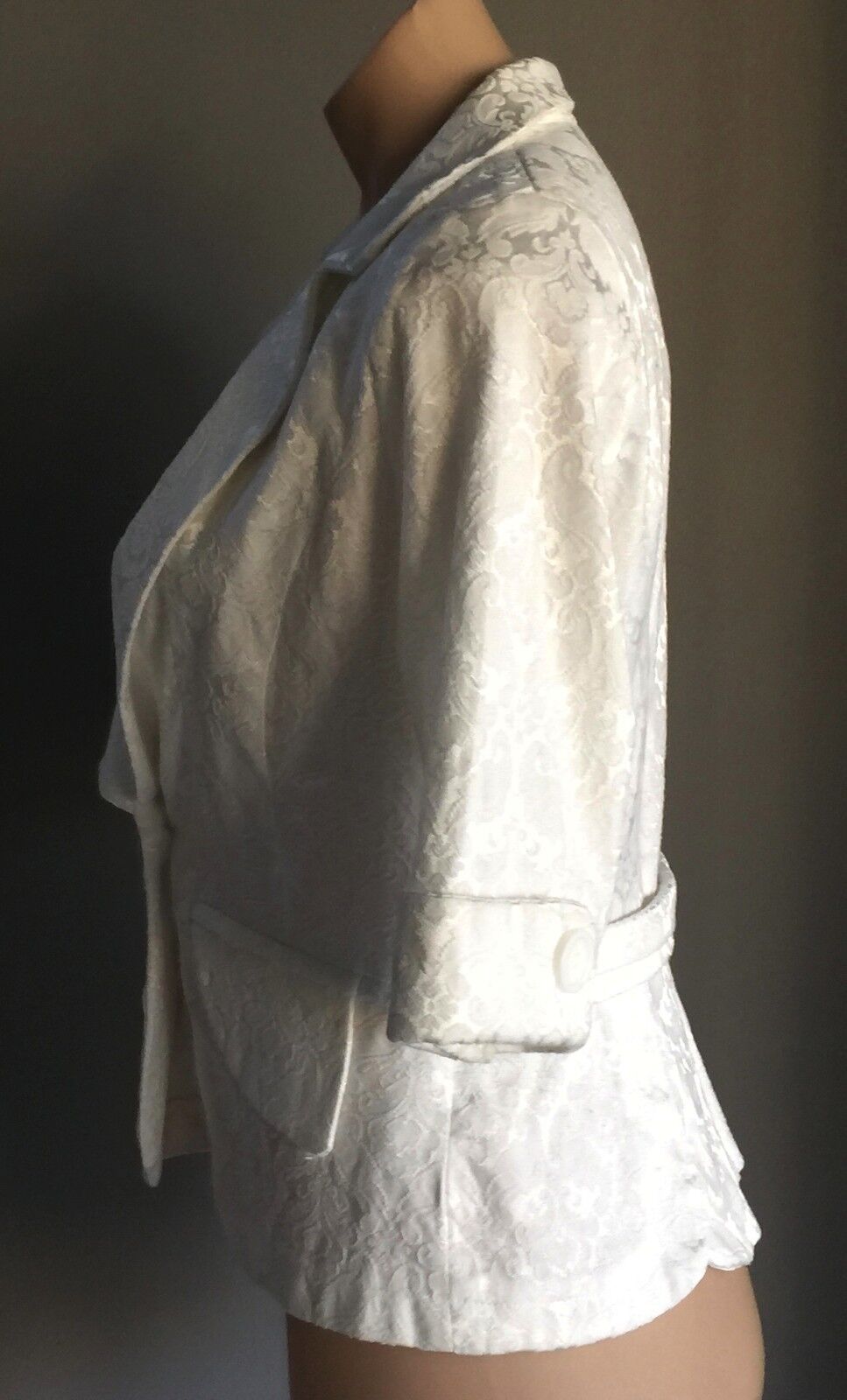 GRACE FASHION Jacket Cream Jacquard Brocade 3/4 Sleeve Fitted Size 12 Attractive