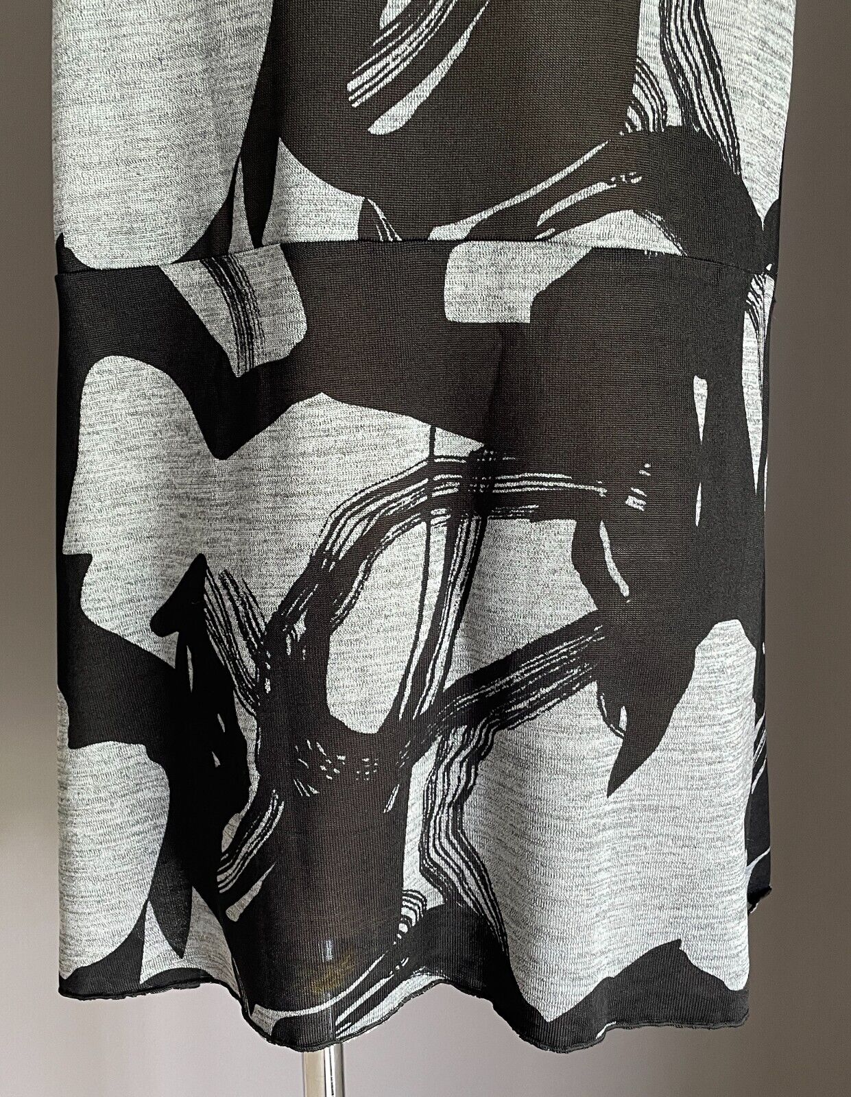 ZERO 8 Jacket Sleeveless Waterfall Black Grey Mono Abstract Print Size 12