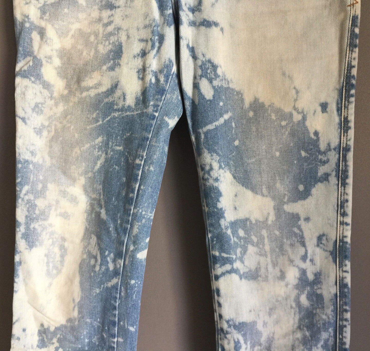 KSUBI Jeans Super Spray On Mottle  Faded Denim Ladies 28 inch Size 10