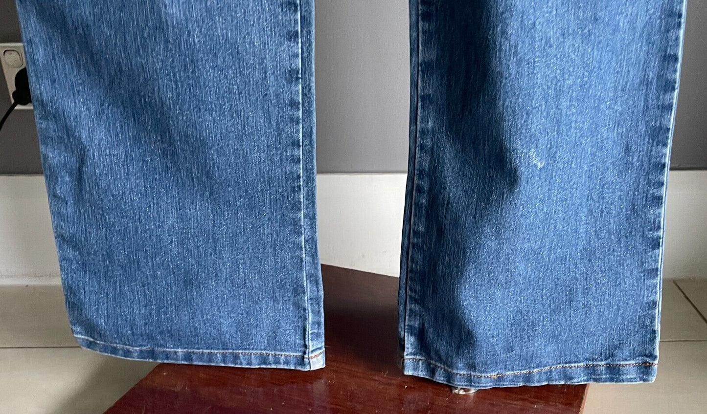 T&M JEANS Mid Blue Denim Boot Leg  Distressed Hem Zip Pockets Size 14 Jeans