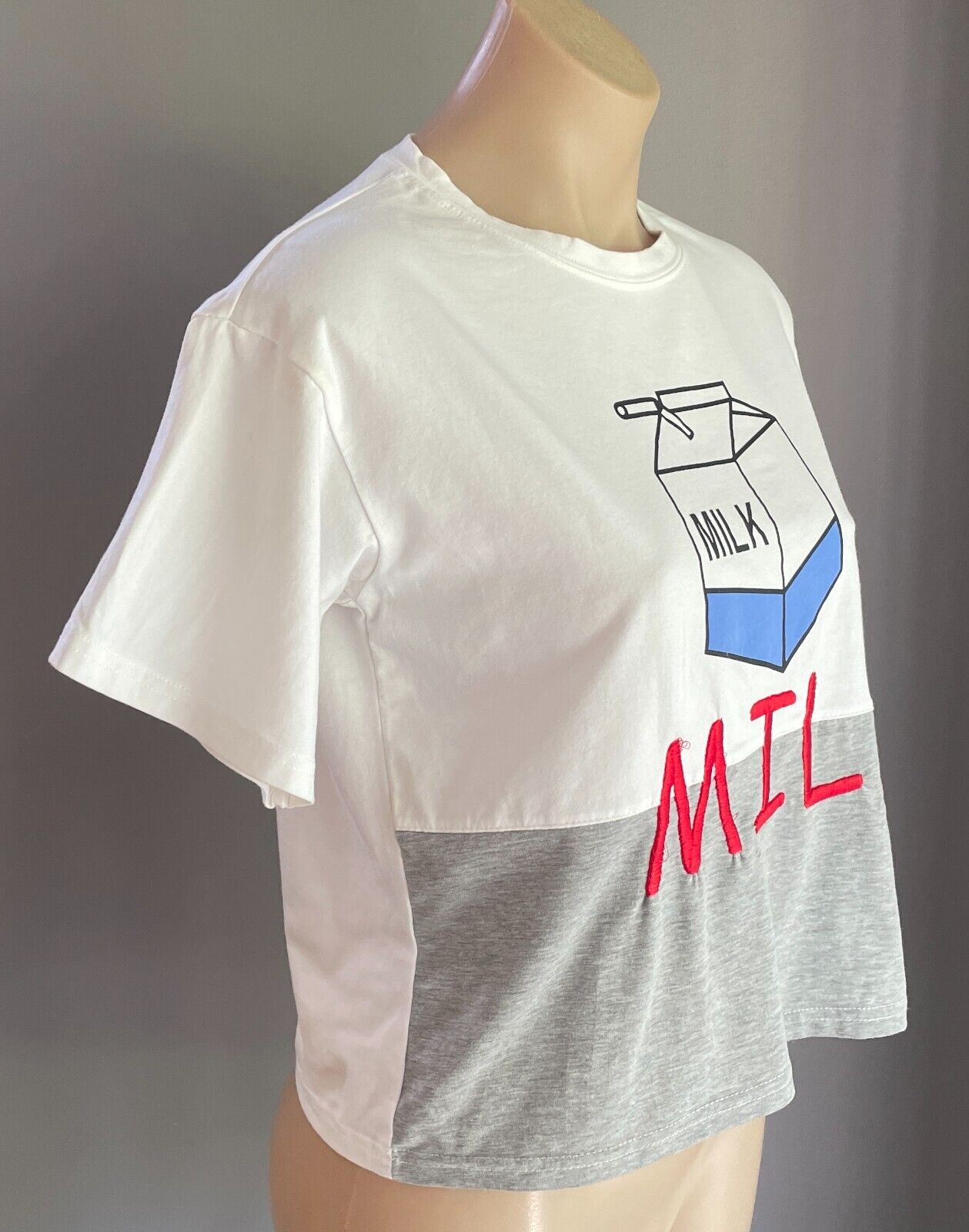 JANWIENER by KOREA Crop T-Shirt White/Multicolour Milk Carton Print Chest 100cm