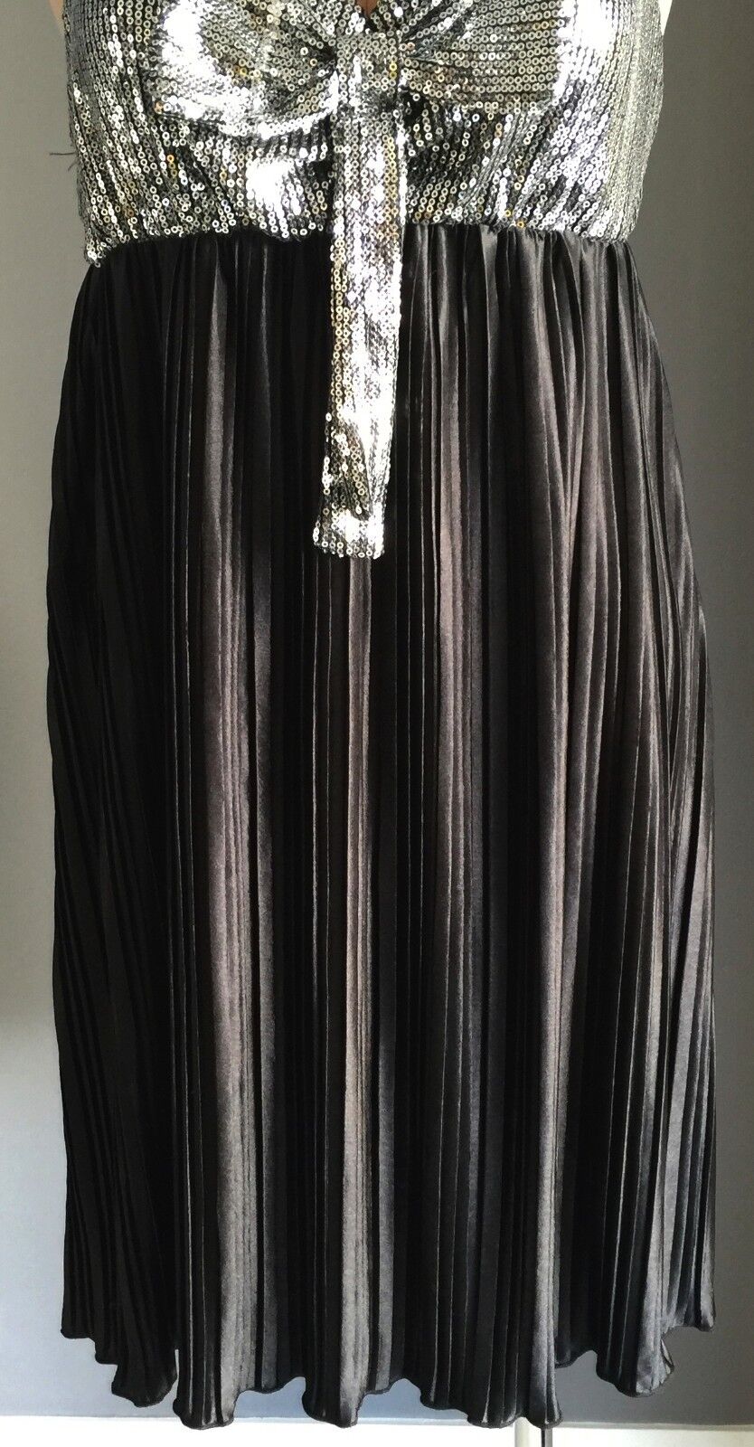 AVOCADO Dress Pleated Baby Doll Silver Sequin & Black Size 12 NEW