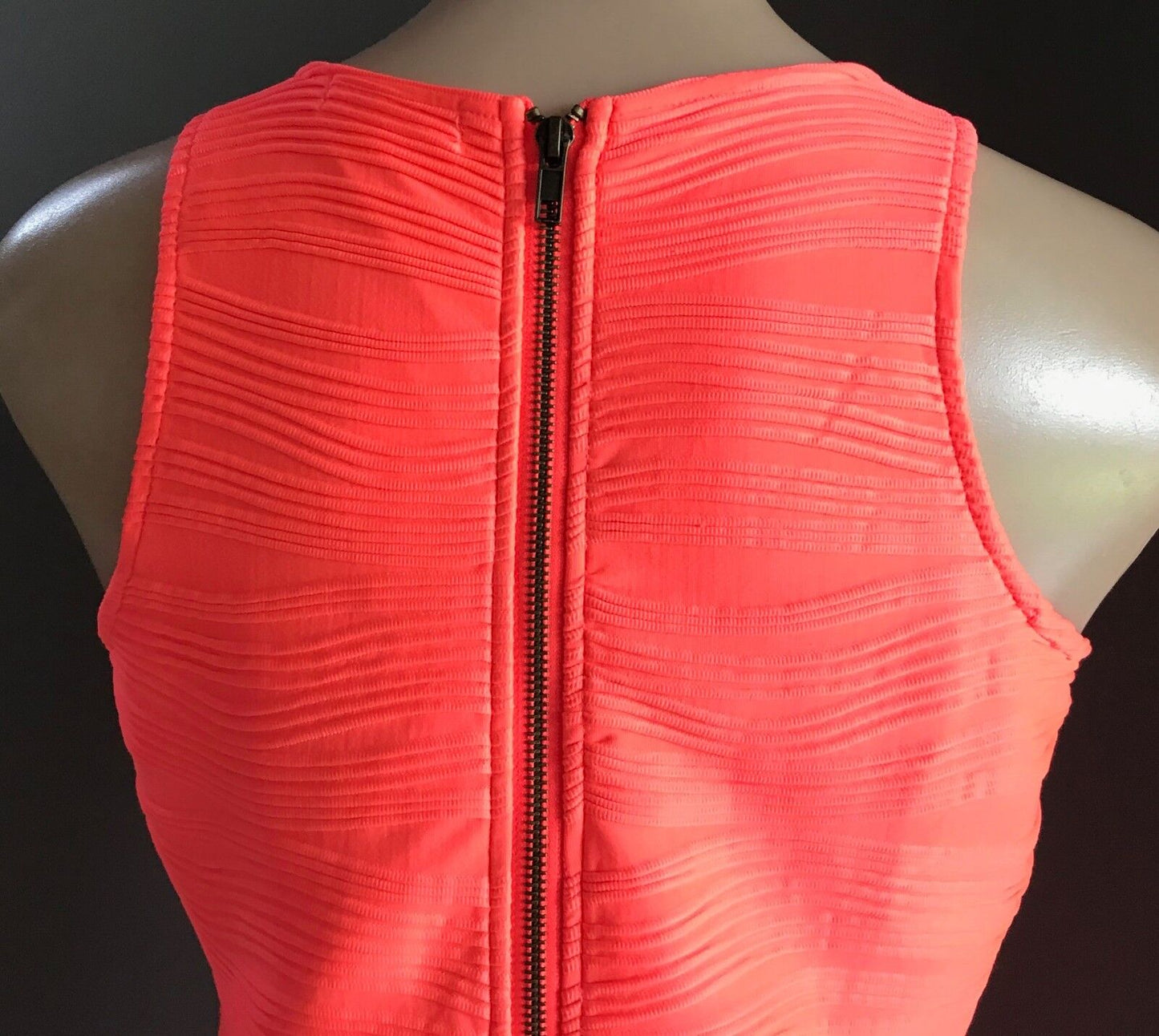 VALLEYGIRL Bodycon Dress Neon Coral Red Sleeveless Textured Fabric Sz L 12 Retro