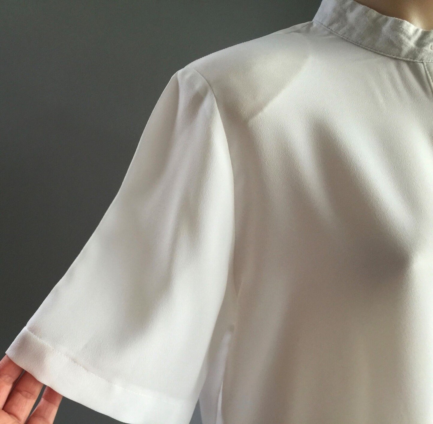 ANTHEA CRAWFORD Blouse Mandarin Collar Ivory Short Sleeve Shirt Size 10 12 1990s