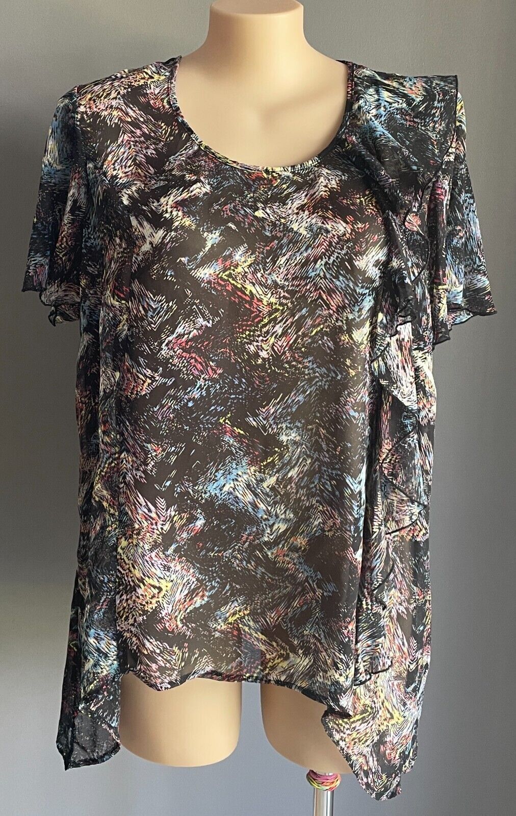 BEME Blouse Black Multicolour Print Semi Sheer Ruffle Flutter Sleeve Top Size 20