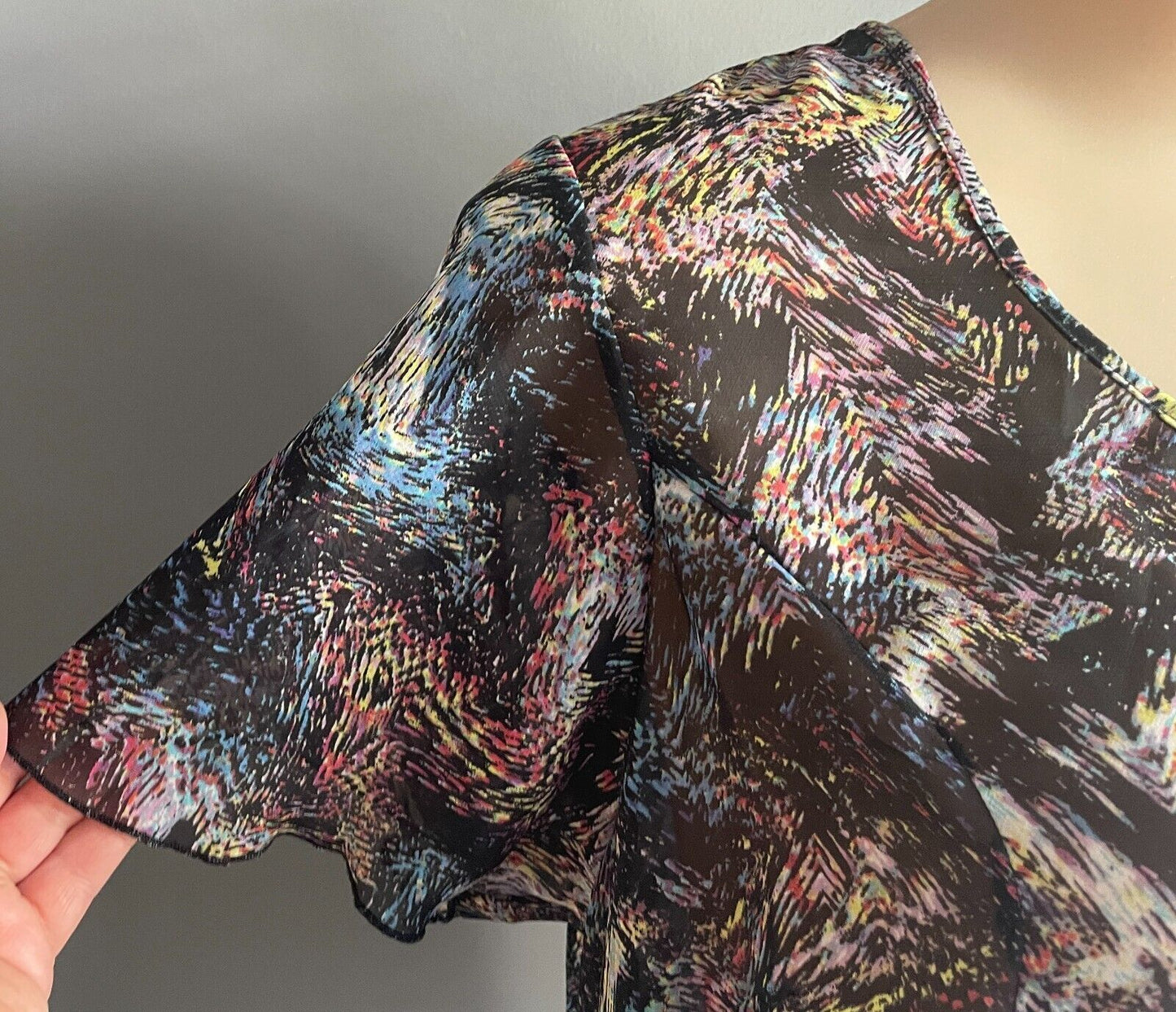BEME Blouse Black Multicolour Print Semi Sheer Ruffle Flutter Sleeve Top Size 20