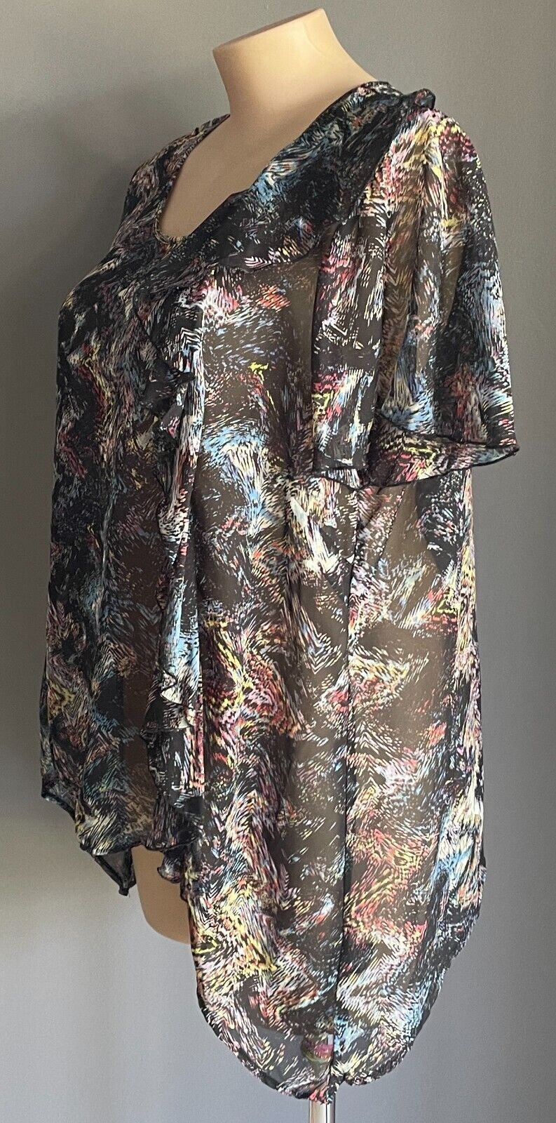 BEME Blouse Black Multicolour Print Semi Sheer Ruffle Flutter Sleeve Top Size 20
