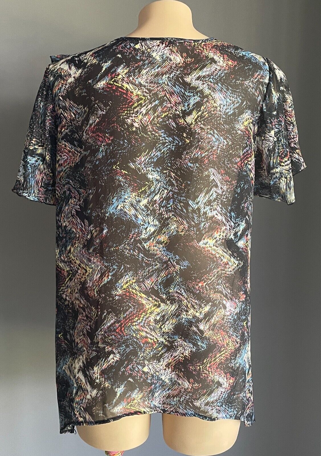 BEME Blouse Black Multicolour Print Semi Sheer Ruffle Flutter Sleeve Top Size 20