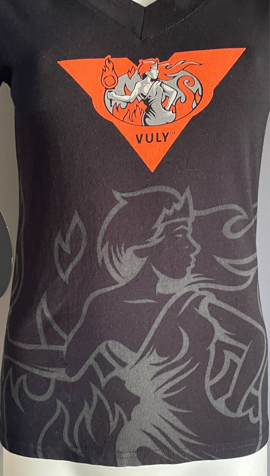 VULY OUTDOOR PLAT Black T-Shirt Grey & Orange Print Front & Back Size XL TOP NWT