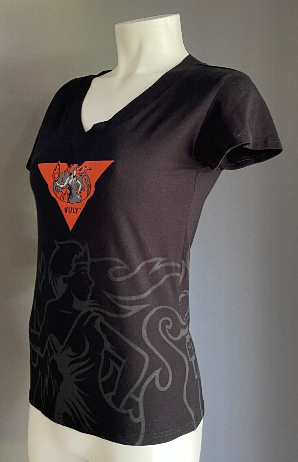 VULY OUTDOOR PLAT Black T-Shirt Grey & Orange Print Front & Back Size XL TOP NWT