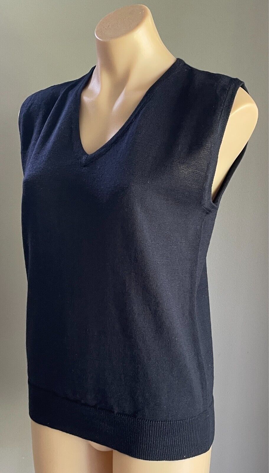 MILLERS Sleeveless Fine Wool Knit Vest  Size 16 V-Neck Stretch Knit