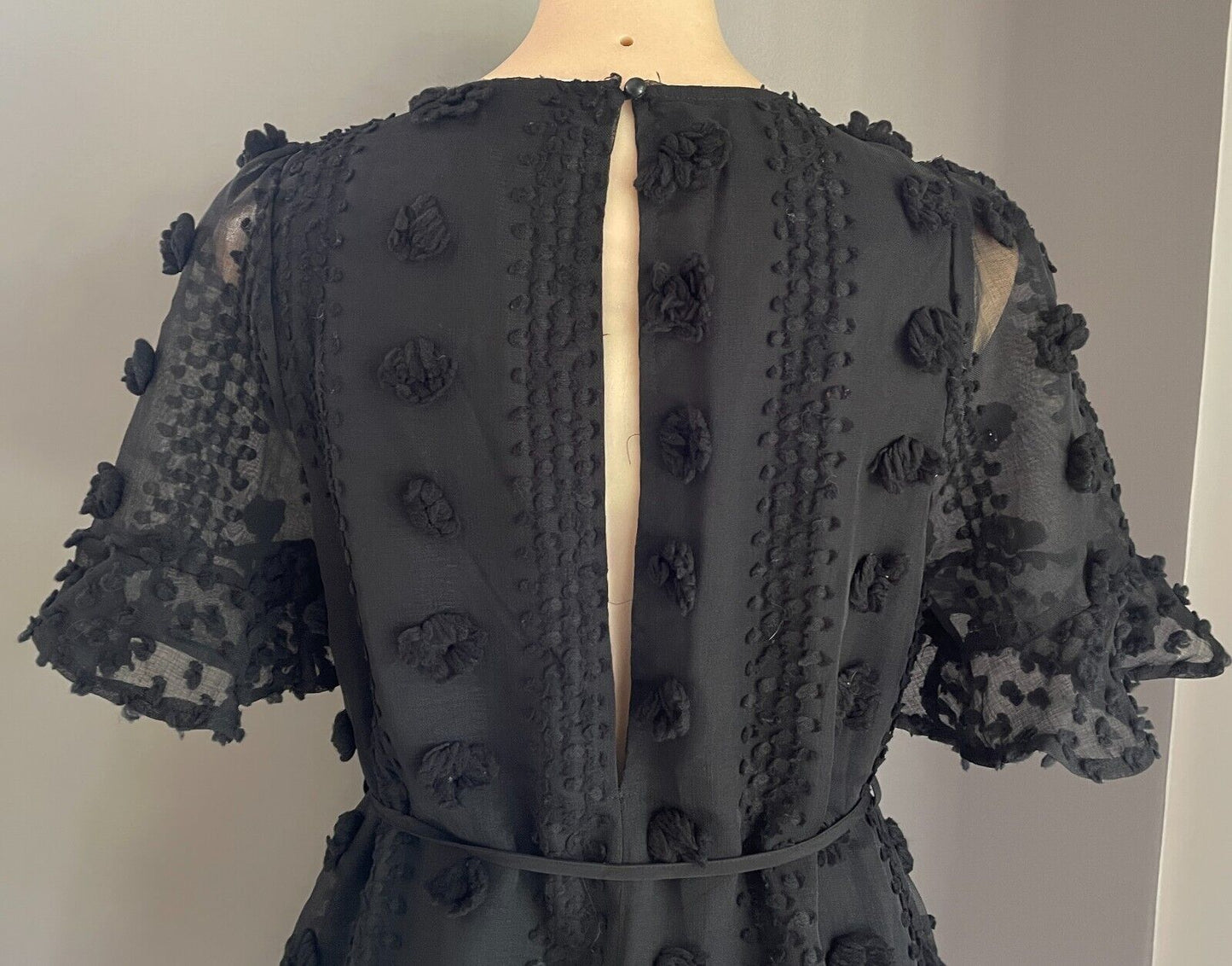 INDIKAH Dress Mini Black Floral 3D Short Sleeve Flounce Hem Size 12 Tie at Waist