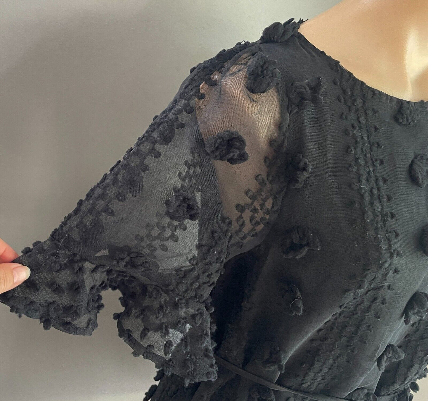 INDIKAH Dress Mini Black Floral 3D Short Sleeve Flounce Hem Size 12 Tie at Waist