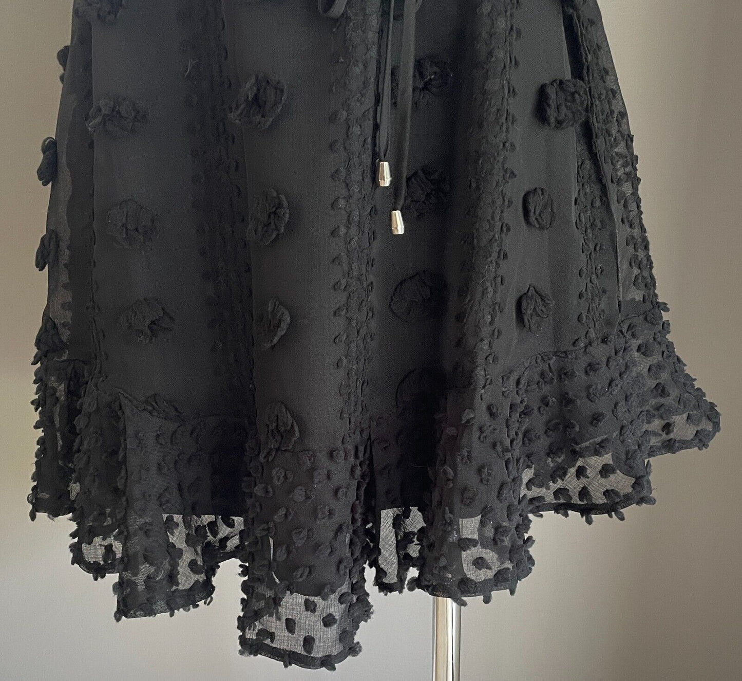 INDIKAH Dress Mini Black Floral 3D Short Sleeve Flounce Hem Size 12 Tie at Waist