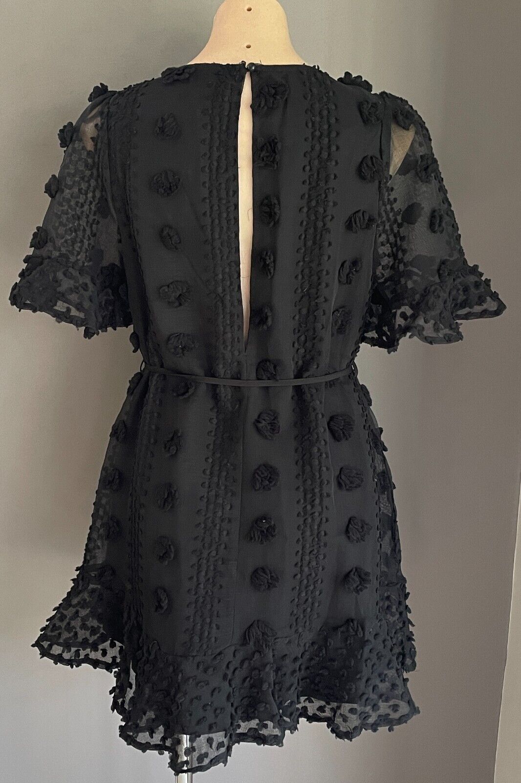 INDIKAH Dress Mini Black Floral 3D Short Sleeve Flounce Hem Size 12 Tie at Waist