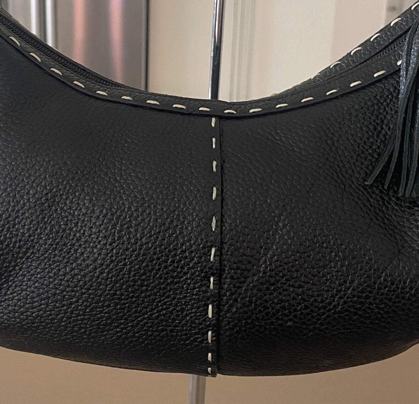 LE SAUNDA Leather Hand Bag Black Pebble Baguette Style Large White Stitch Trim