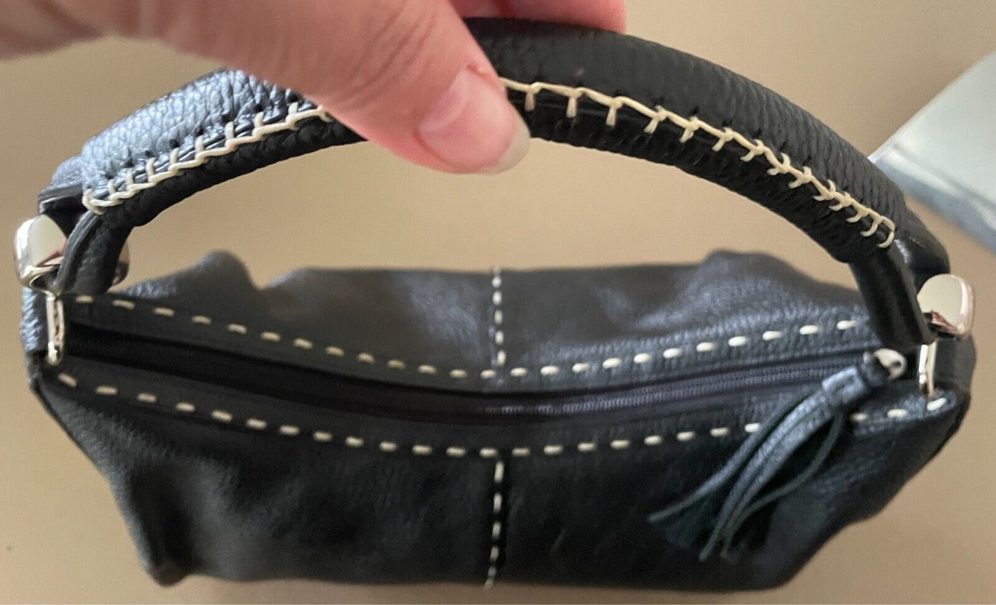 LE SAUNDA Leather Hand Bag Black Pebble Baguette Style Large White Stitch Trim