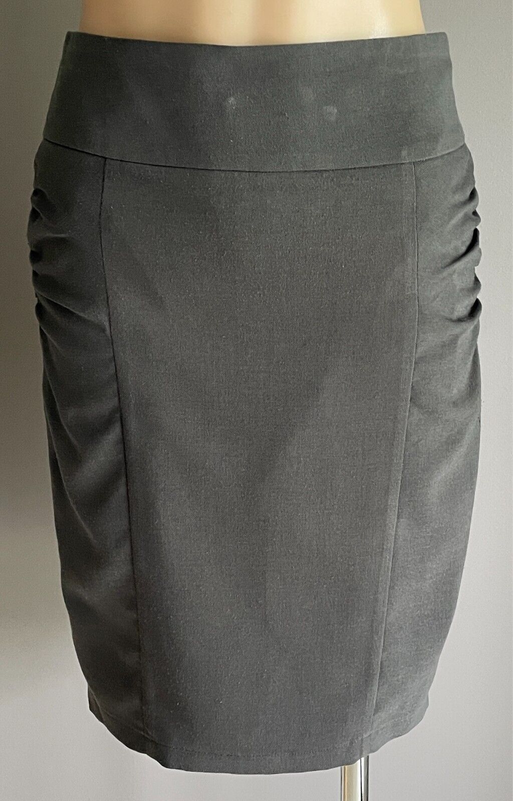 FORCAST Skirt Grey Straight Style Size 10 Lined Side Ruched Detailing