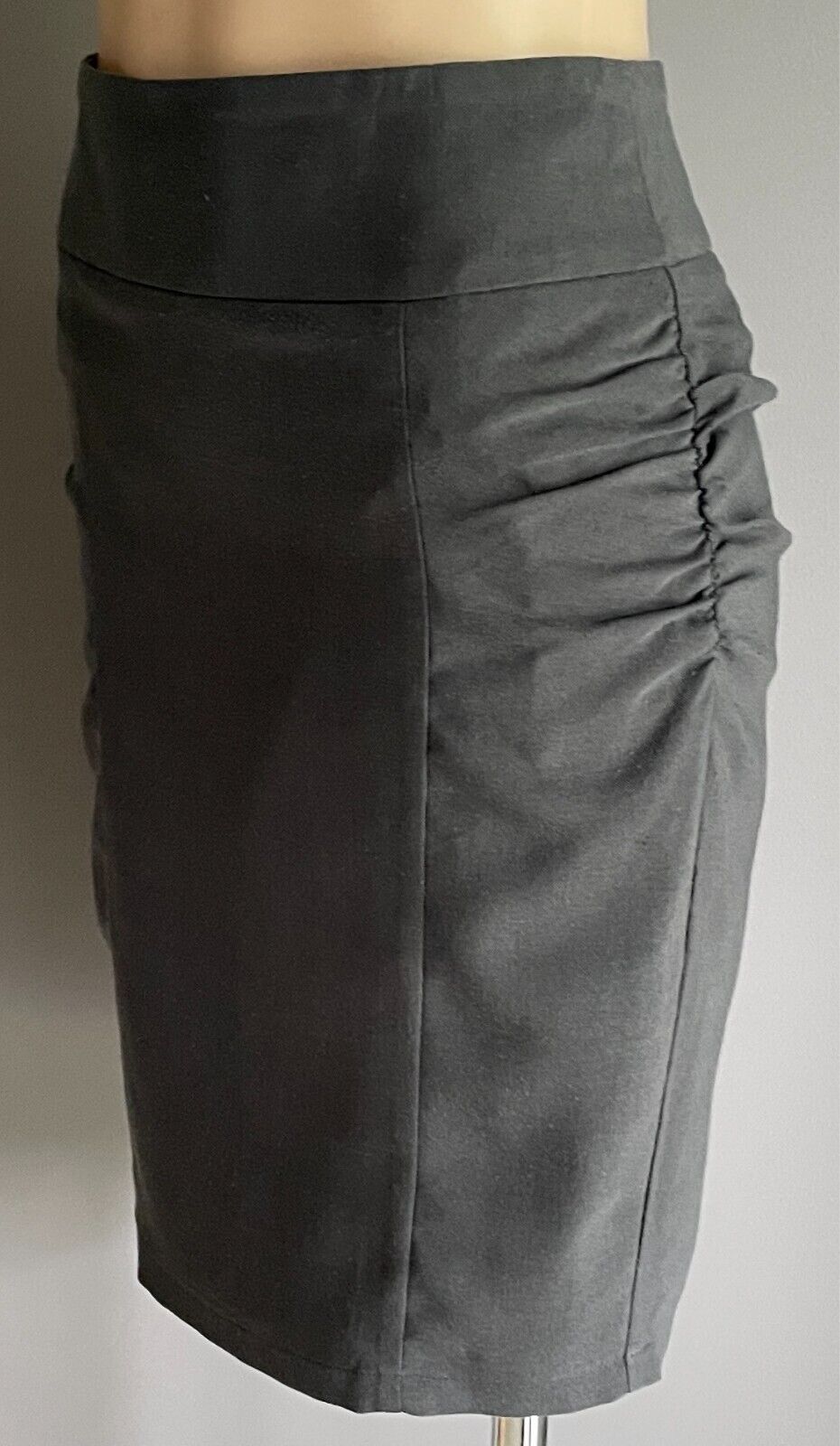 FORCAST Skirt Grey Straight Style Size 10 Lined Side Ruched Detailing