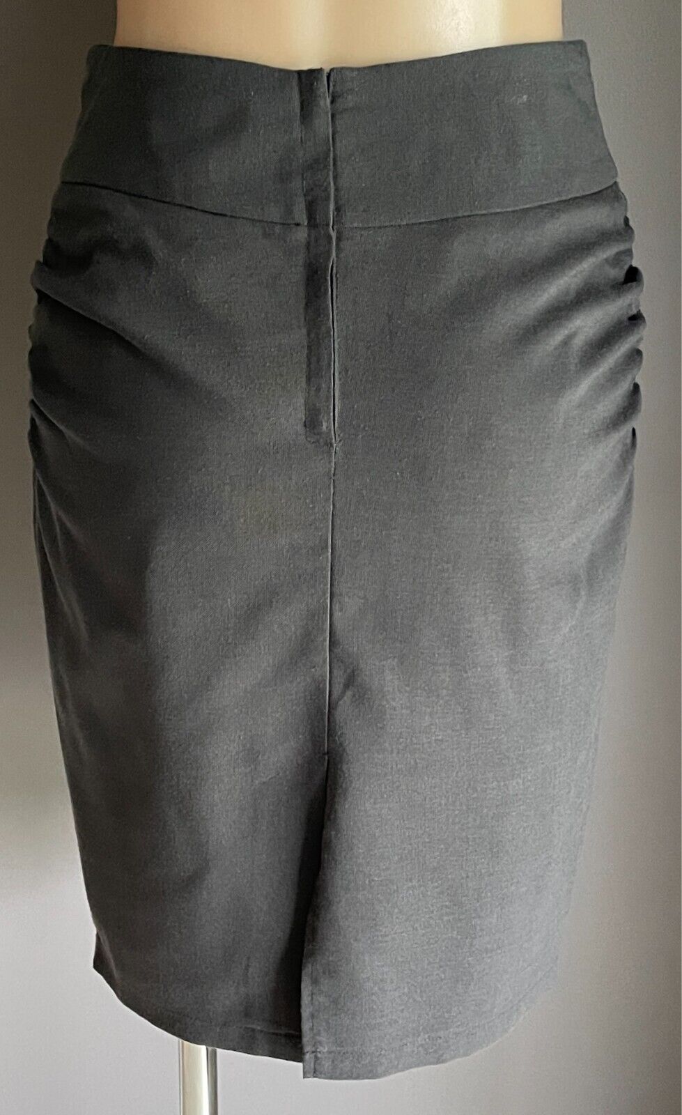 FORCAST Skirt Grey Straight Style Size 10 Lined Side Ruched Detailing