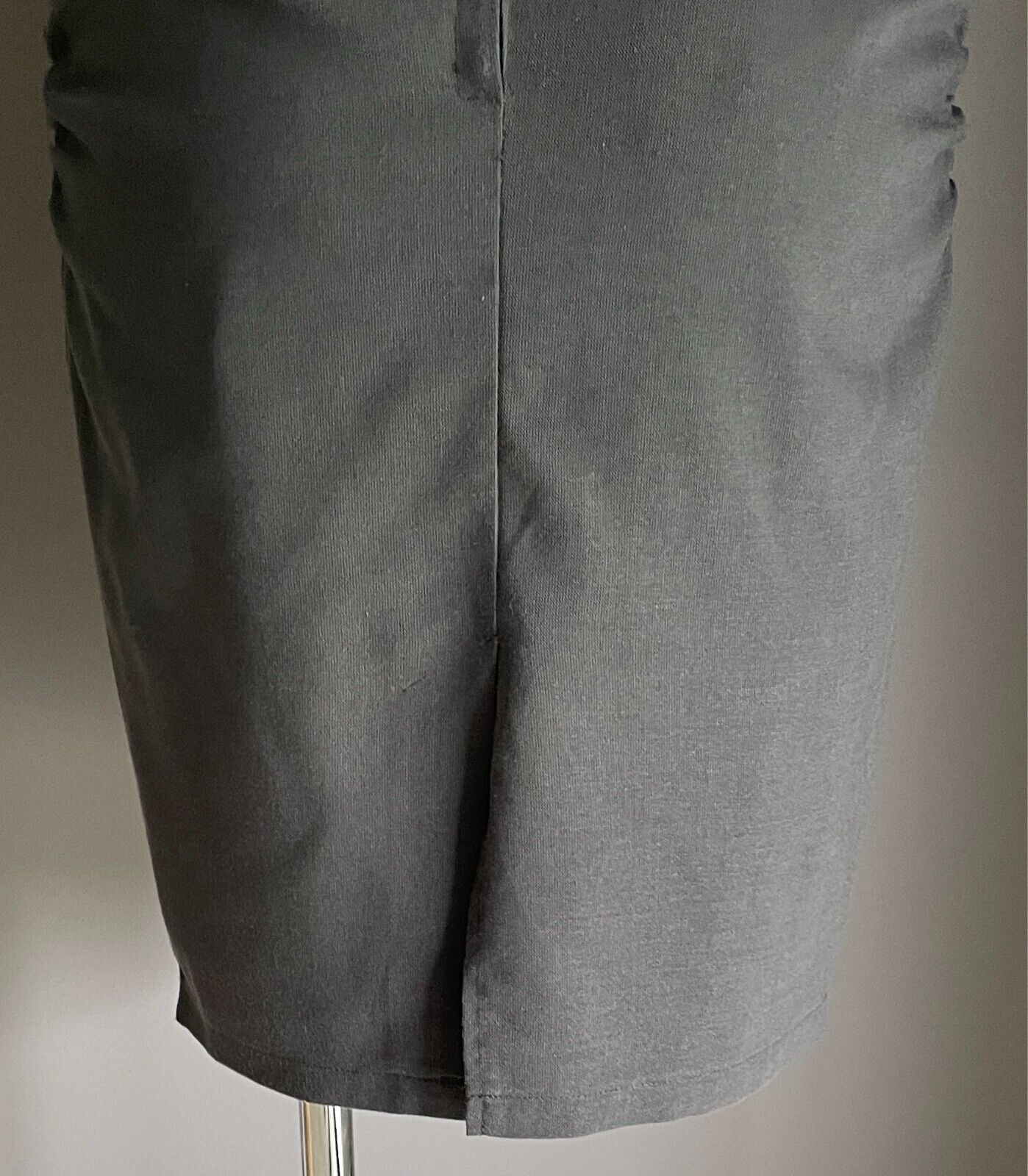 FORCAST Skirt Grey Straight Style Size 10 Lined Side Ruched Detailing