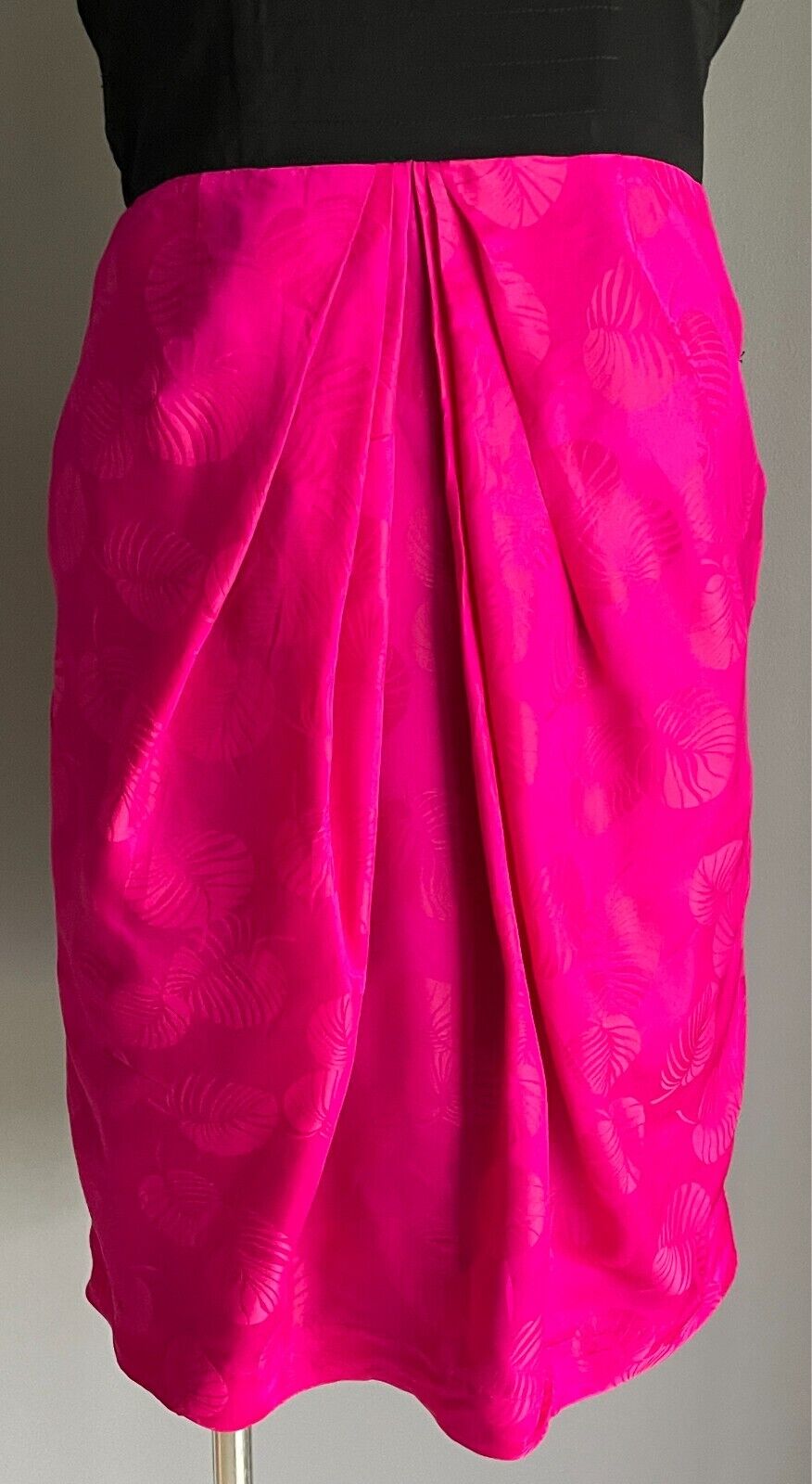 KUKU Strapless Dress Pink & Black Leaf Print Knee Length Size 8 Cut Out Back