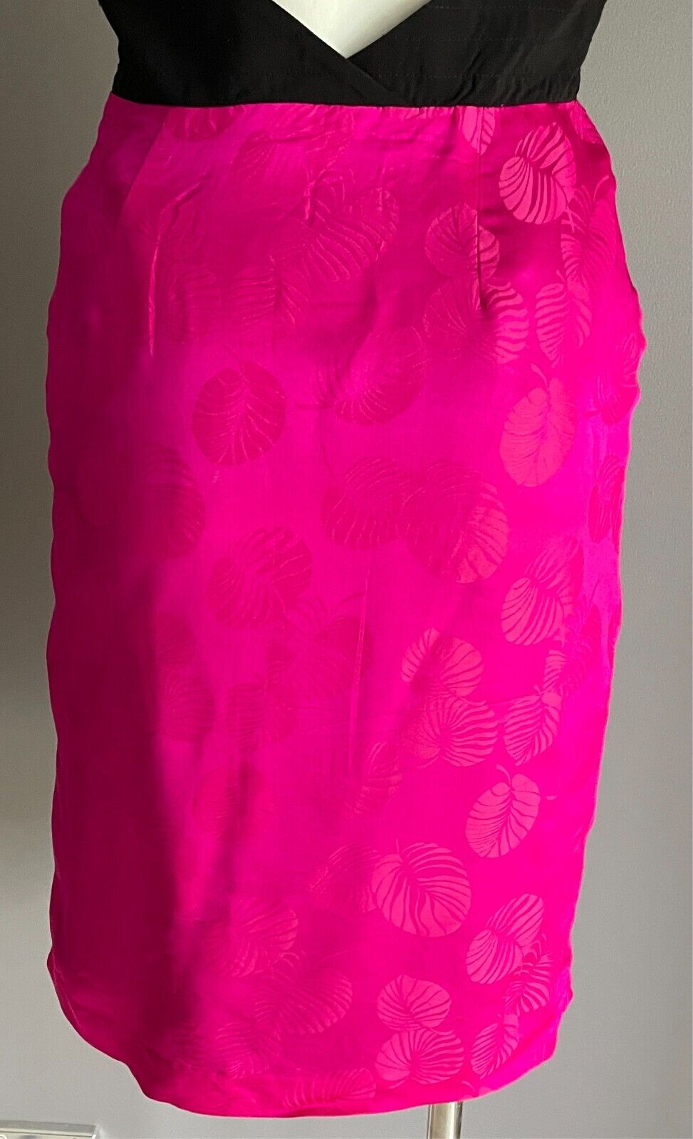 KUKU Strapless Dress Pink & Black Leaf Print Knee Length Size 8 Cut Out Back