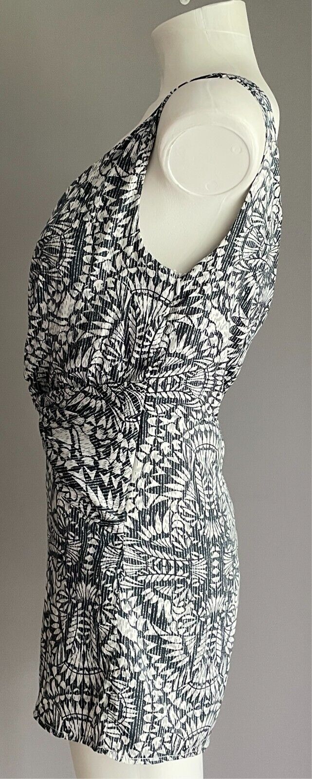 Romper Navy & White Floral Sleeveless Playsuit Lined Knot Front Shorts Size 8